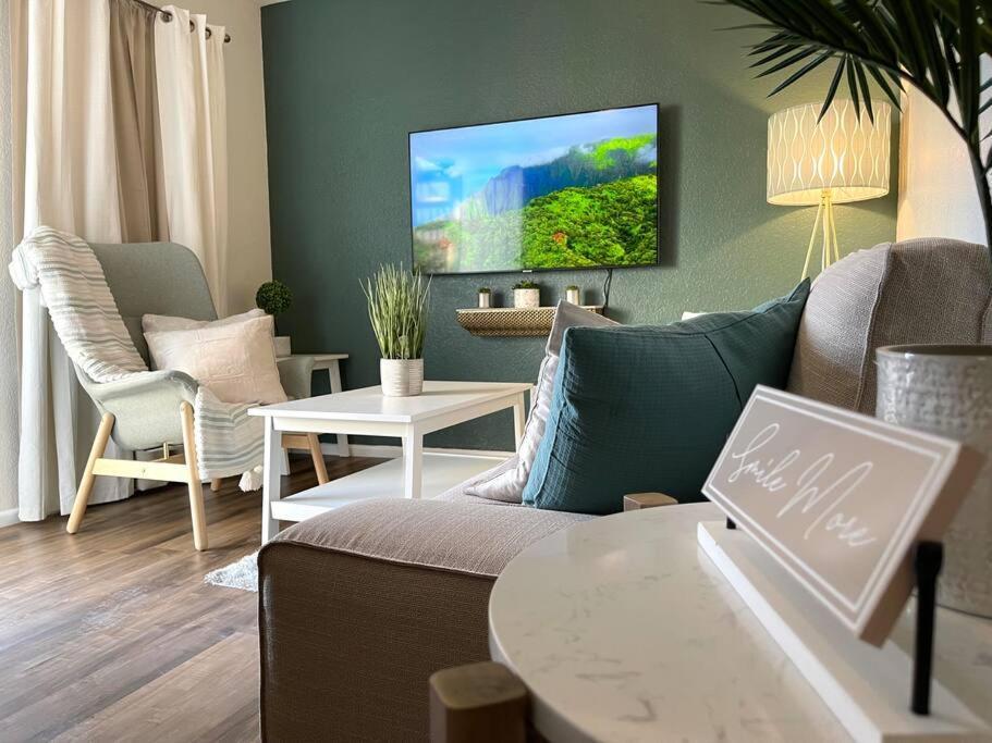 Contemporary 2-Bedroom Rental Unit إيغل باس المظهر الخارجي الصورة