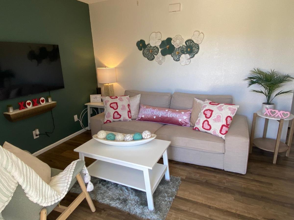 Contemporary 2-Bedroom Rental Unit إيغل باس المظهر الخارجي الصورة